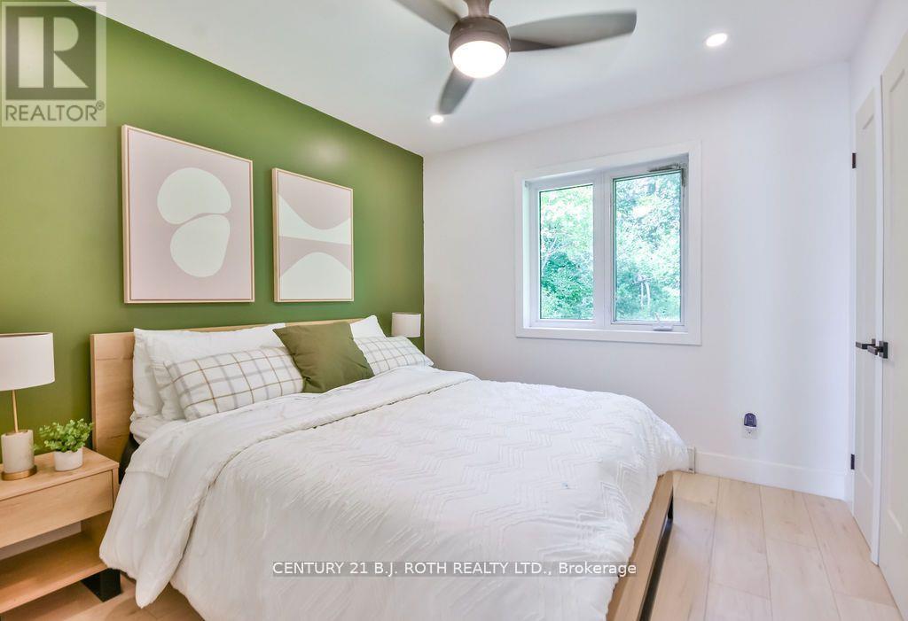58 Methodist Island, Tay, ON - Indoor Photo Showing Bedroom