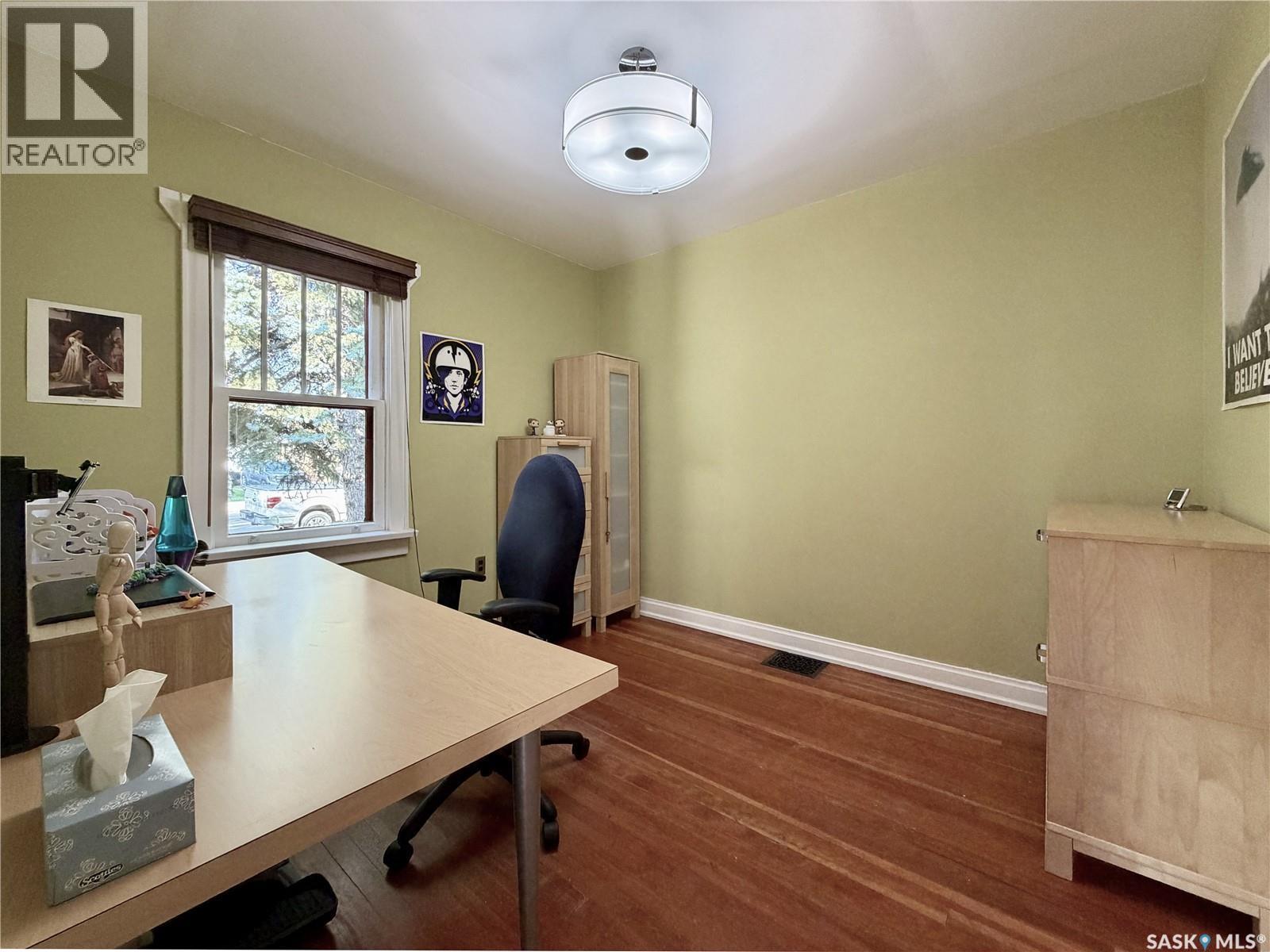 1305 2Nd Street, Estevan, SK - Indoor Photo Showing Office