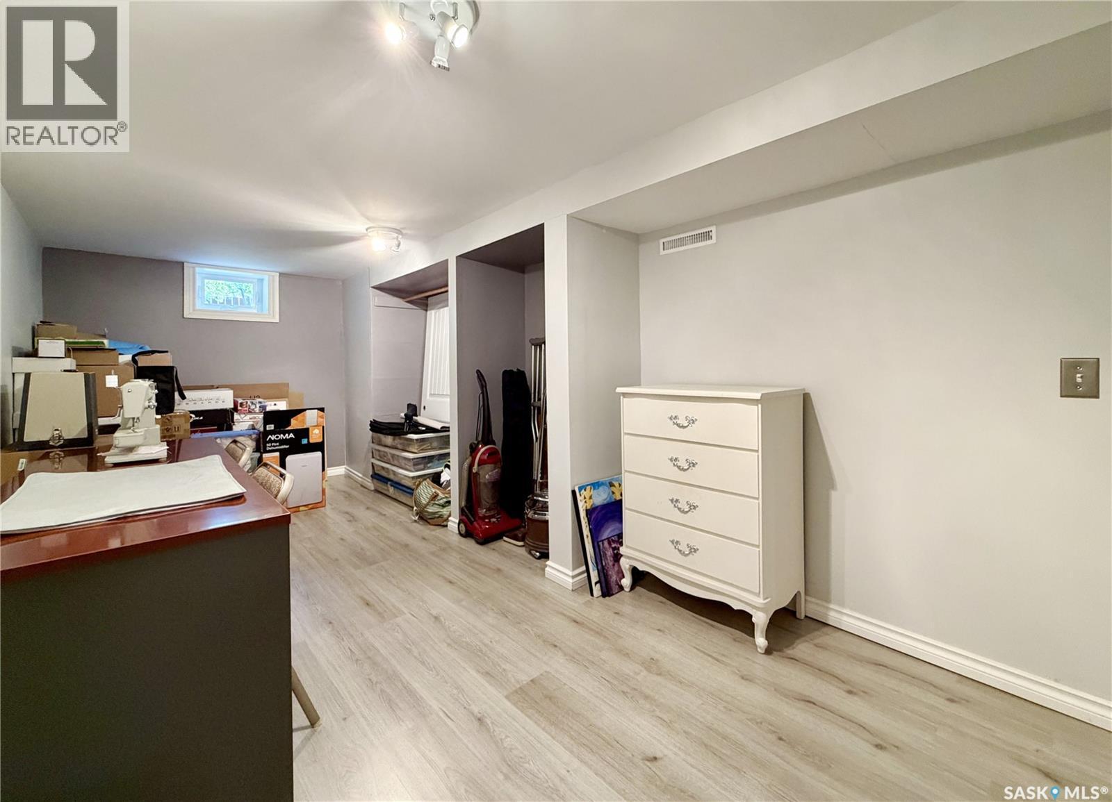 1305 2Nd Street, Estevan, SK - Indoor