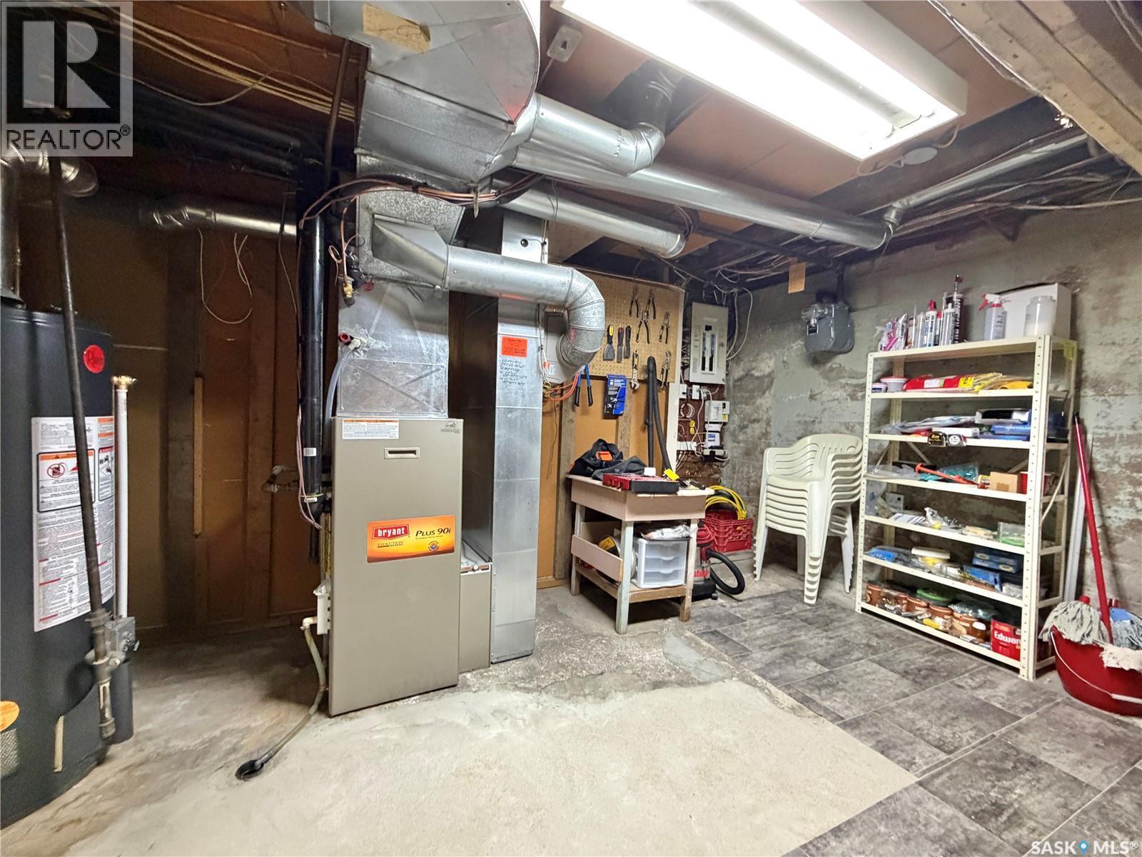 1305 2Nd Street, Estevan, SK - Indoor Photo Showing Basement