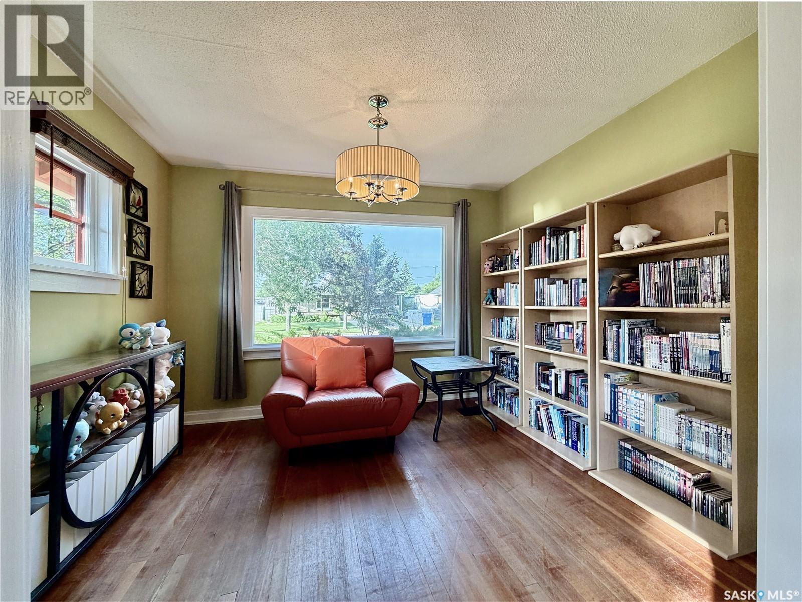 1305 2Nd Street, Estevan, SK - Indoor