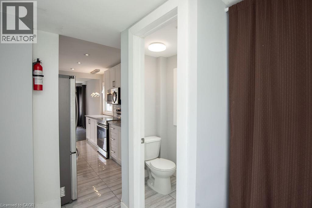 57 Division Street, Hamilton, ON - Indoor Photo Showing Bathroom