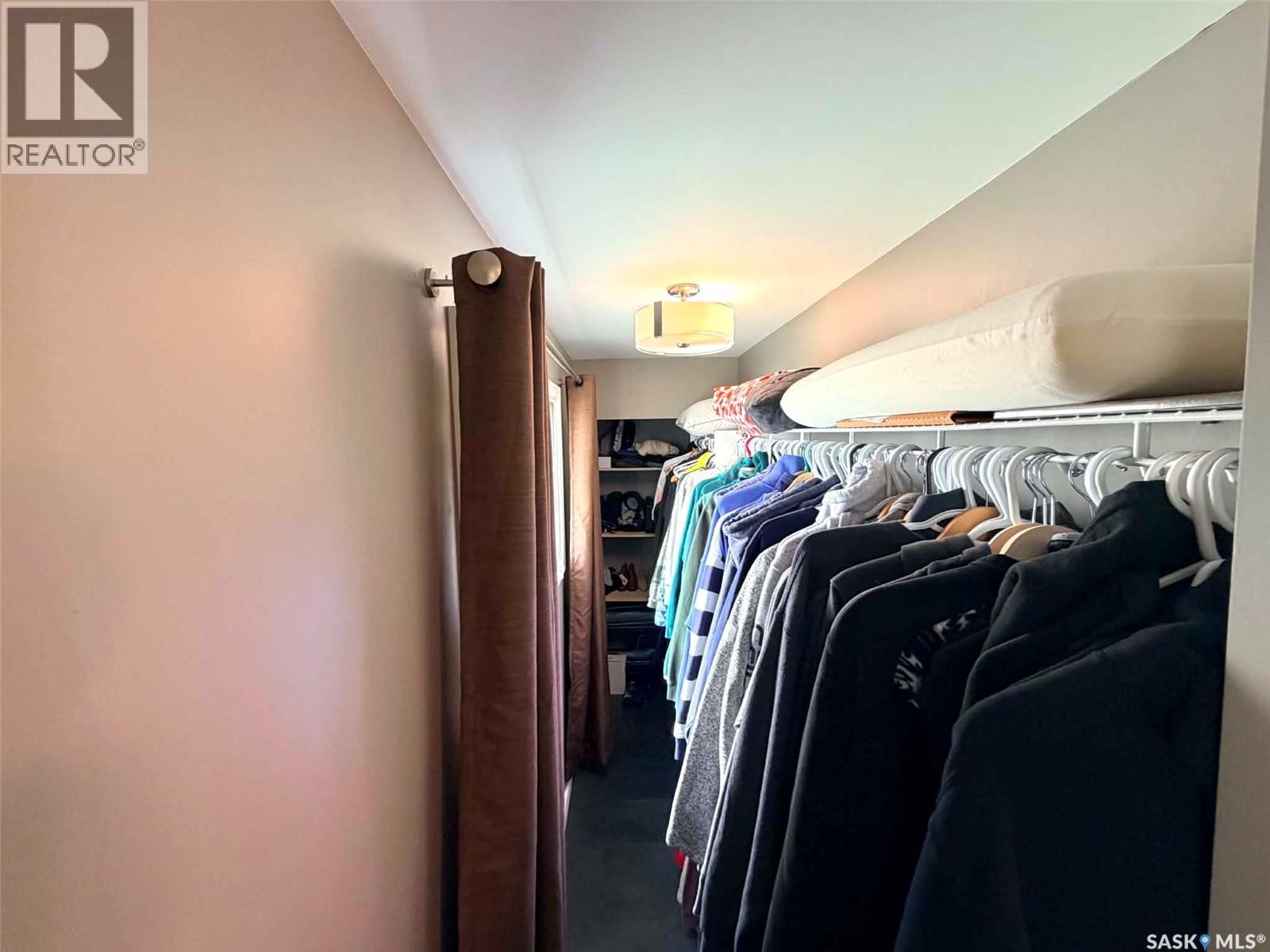 9 1St Avenue, Battleford, SK - Indoor With Storage