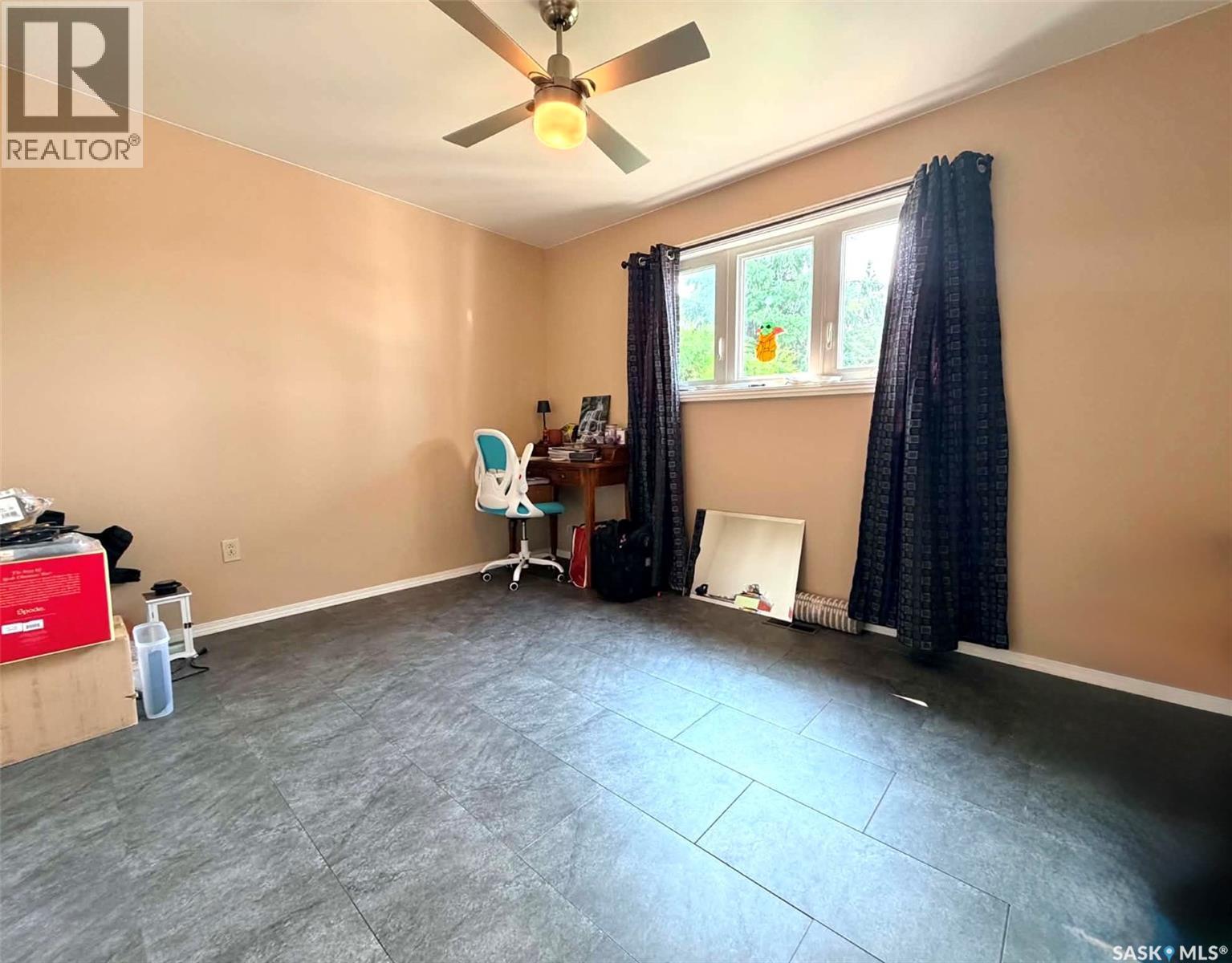 9 1St Avenue, Battleford, SK - Indoor Photo Showing Other Room