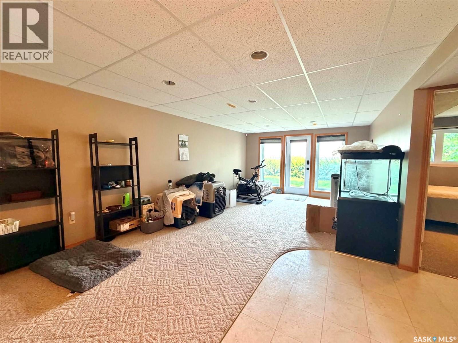 9 1St Avenue, Battleford, SK - Indoor