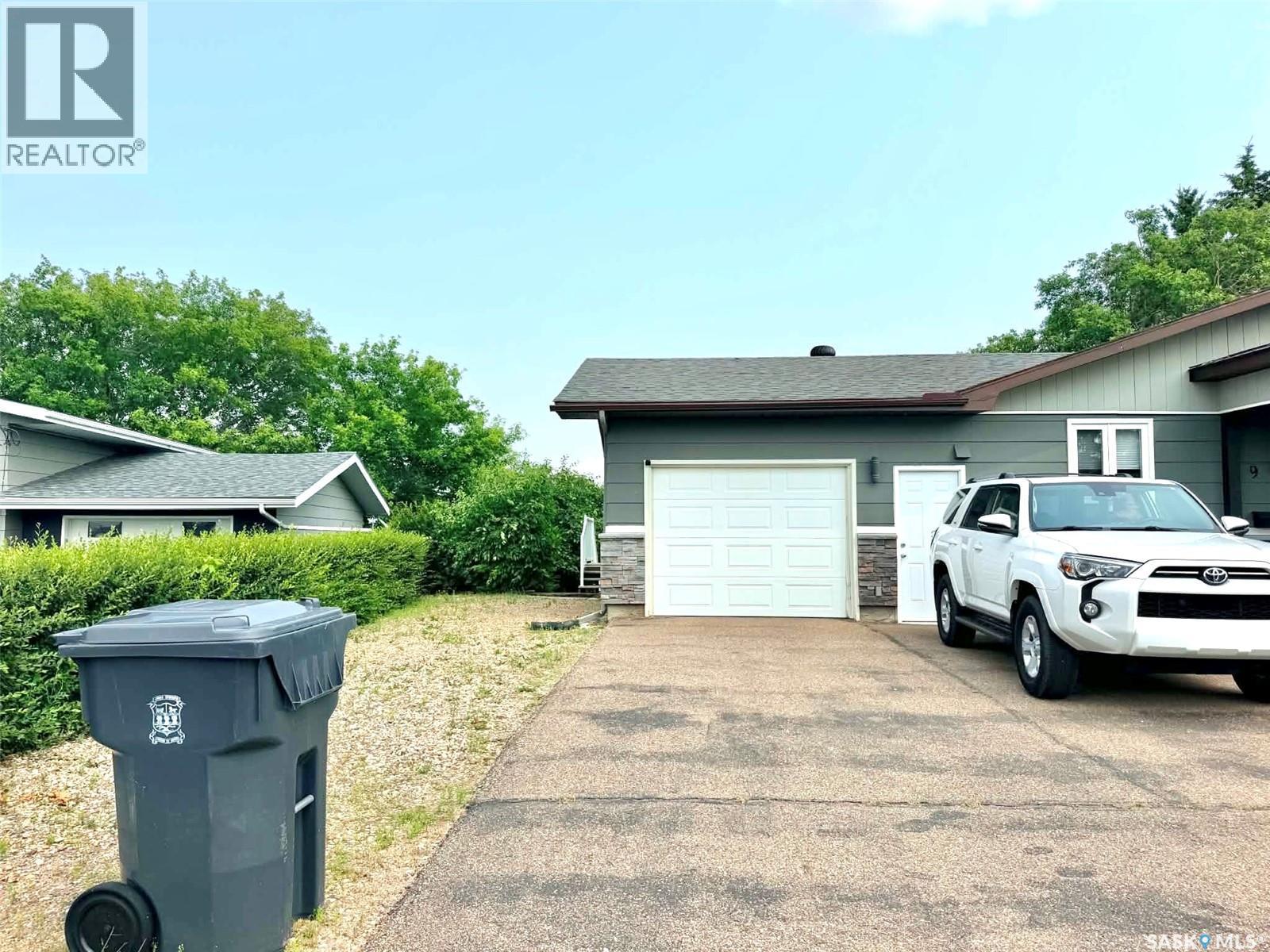 9 1St Avenue, Battleford, SK - Outdoor With Exterior
