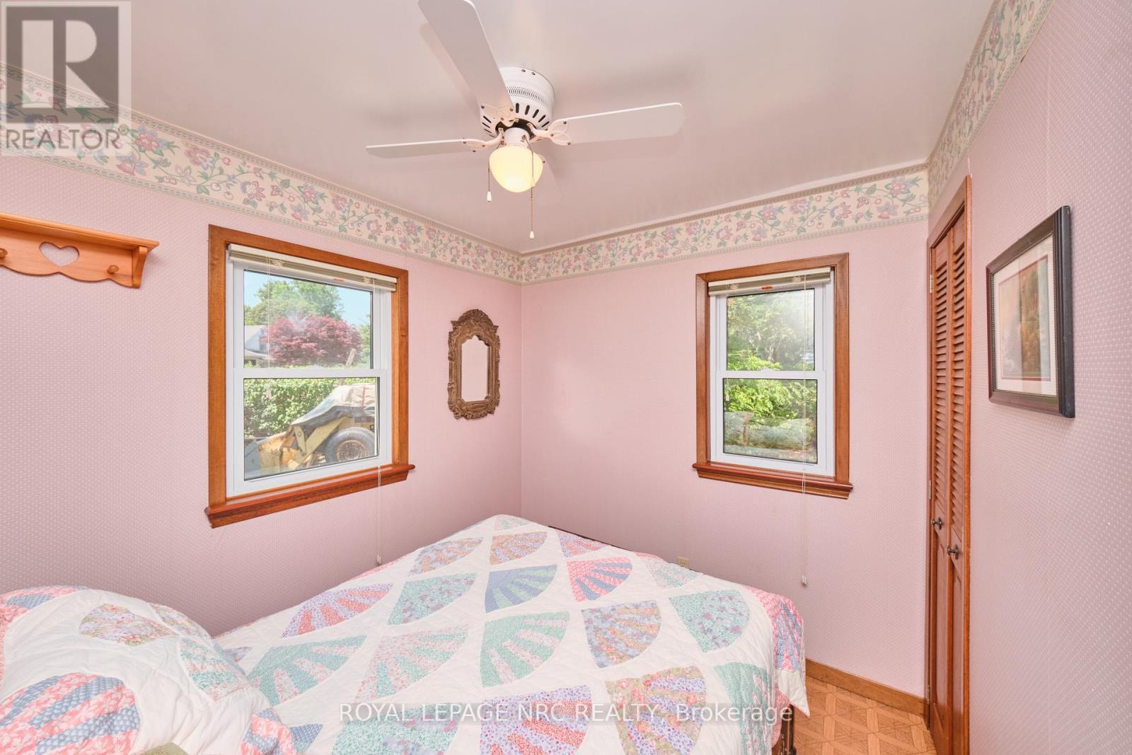 5 Mohawk Point Road, Haldimand, ON - Indoor Photo Showing Bedroom