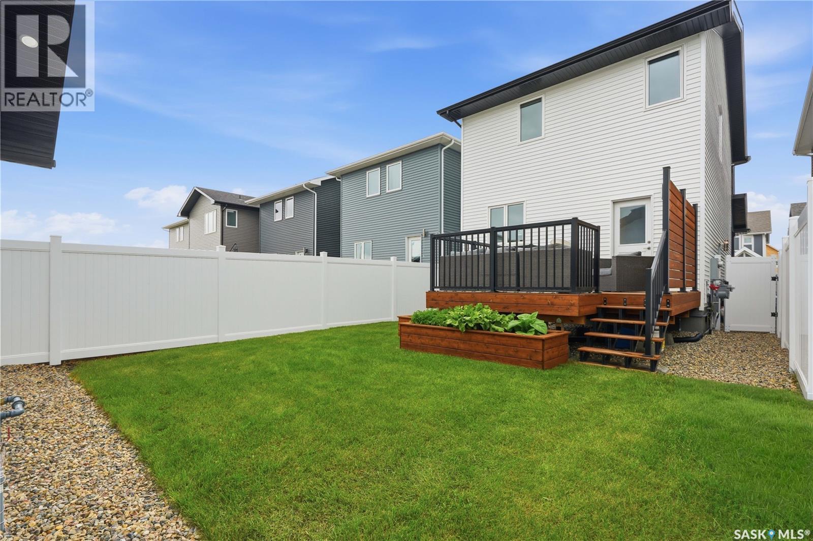 1054 Brighton Gate, Saskatoon, SK - Outdoor
