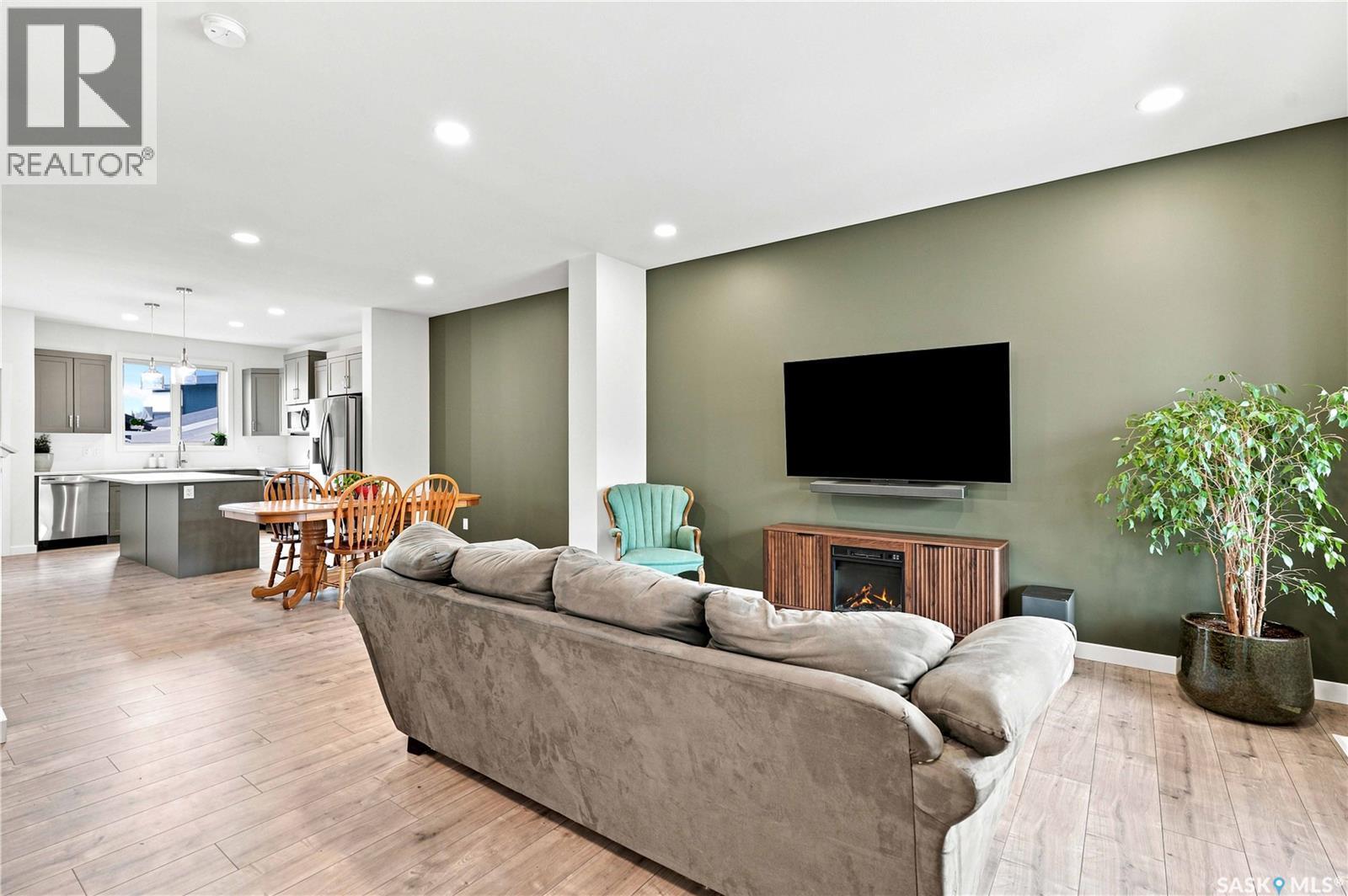 1054 Brighton Gate, Saskatoon, SK - Indoor