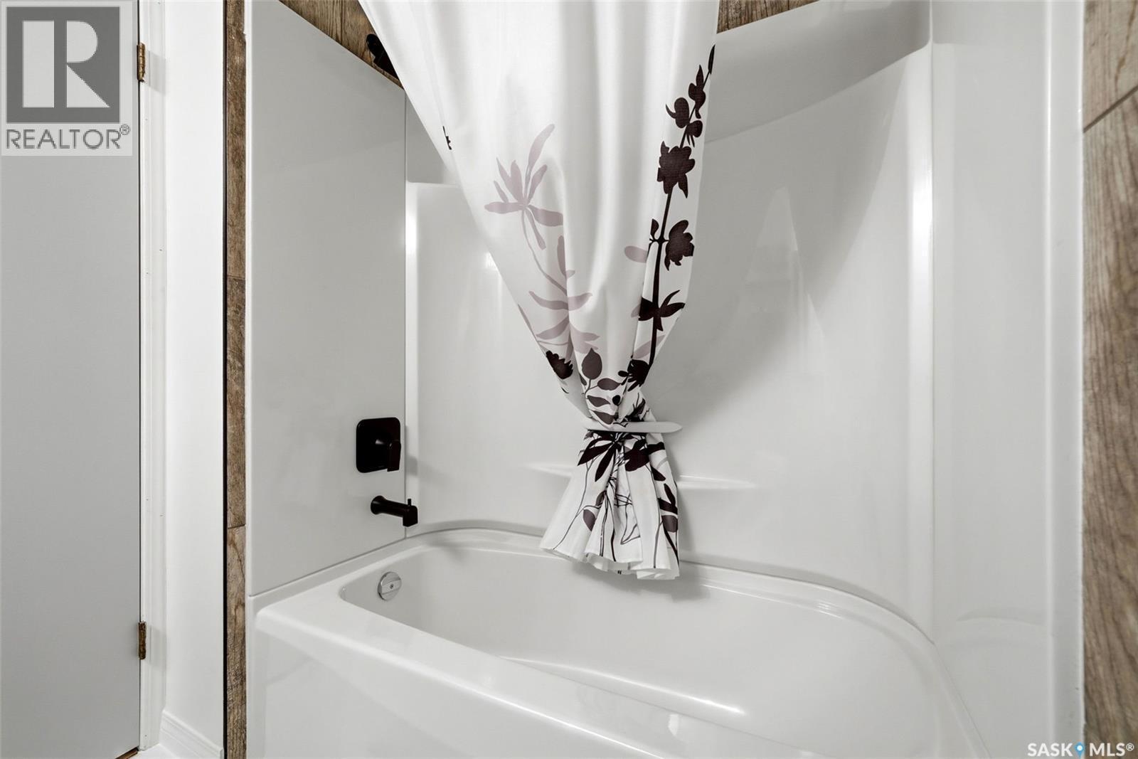 82 Cedar Meadow Drive, Regina, SK - Indoor Photo Showing Bathroom