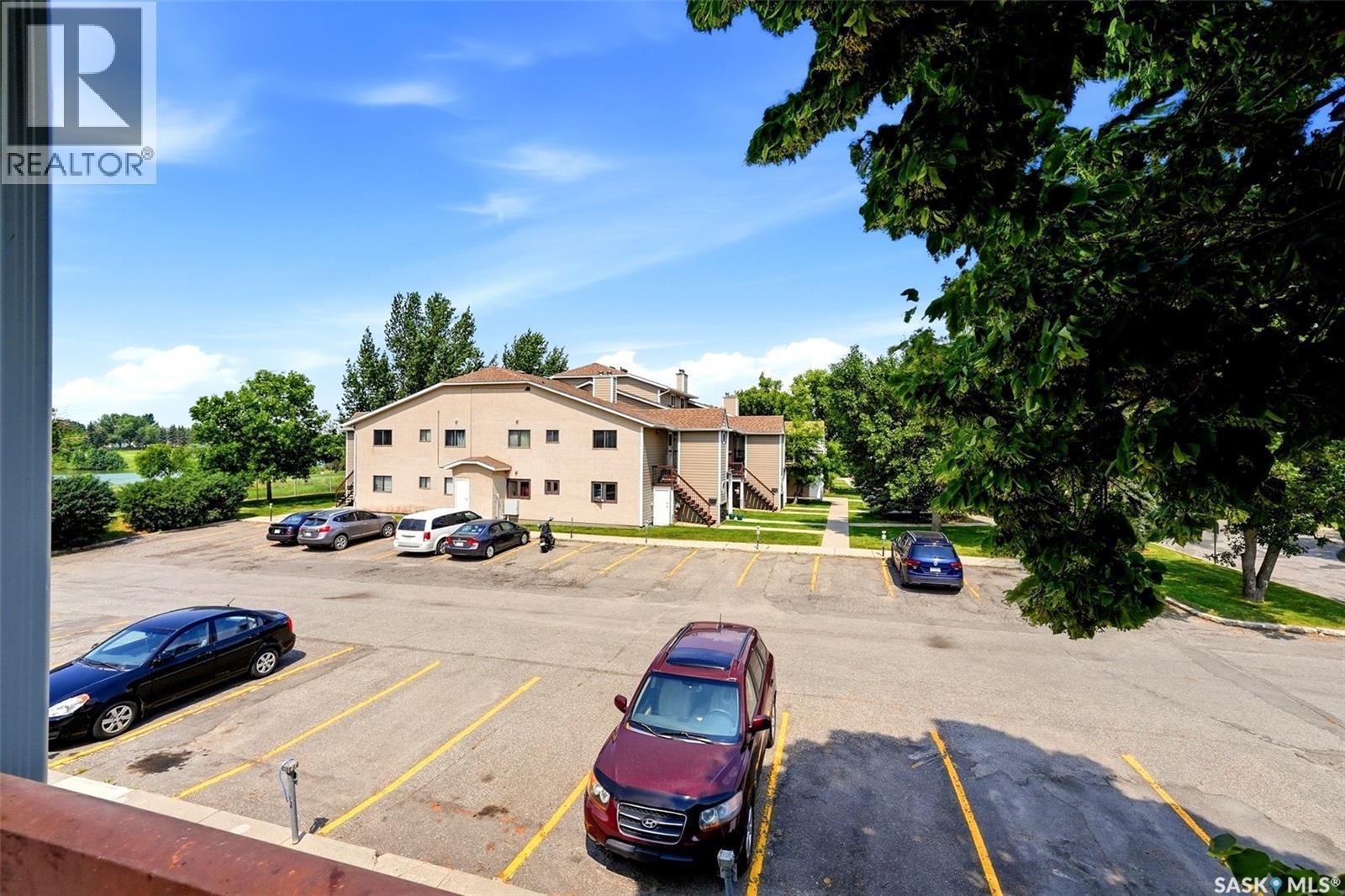 82 Cedar Meadow Drive, Regina, SK - Outdoor