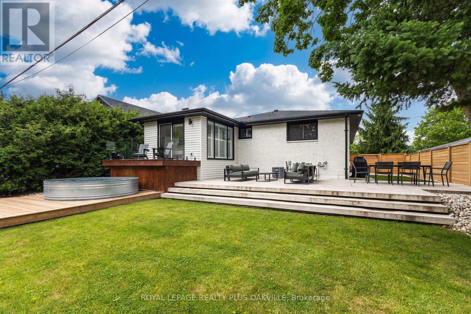 336 Tuck Drive, Burlington, ON - Outdoor With Deck Patio Veranda