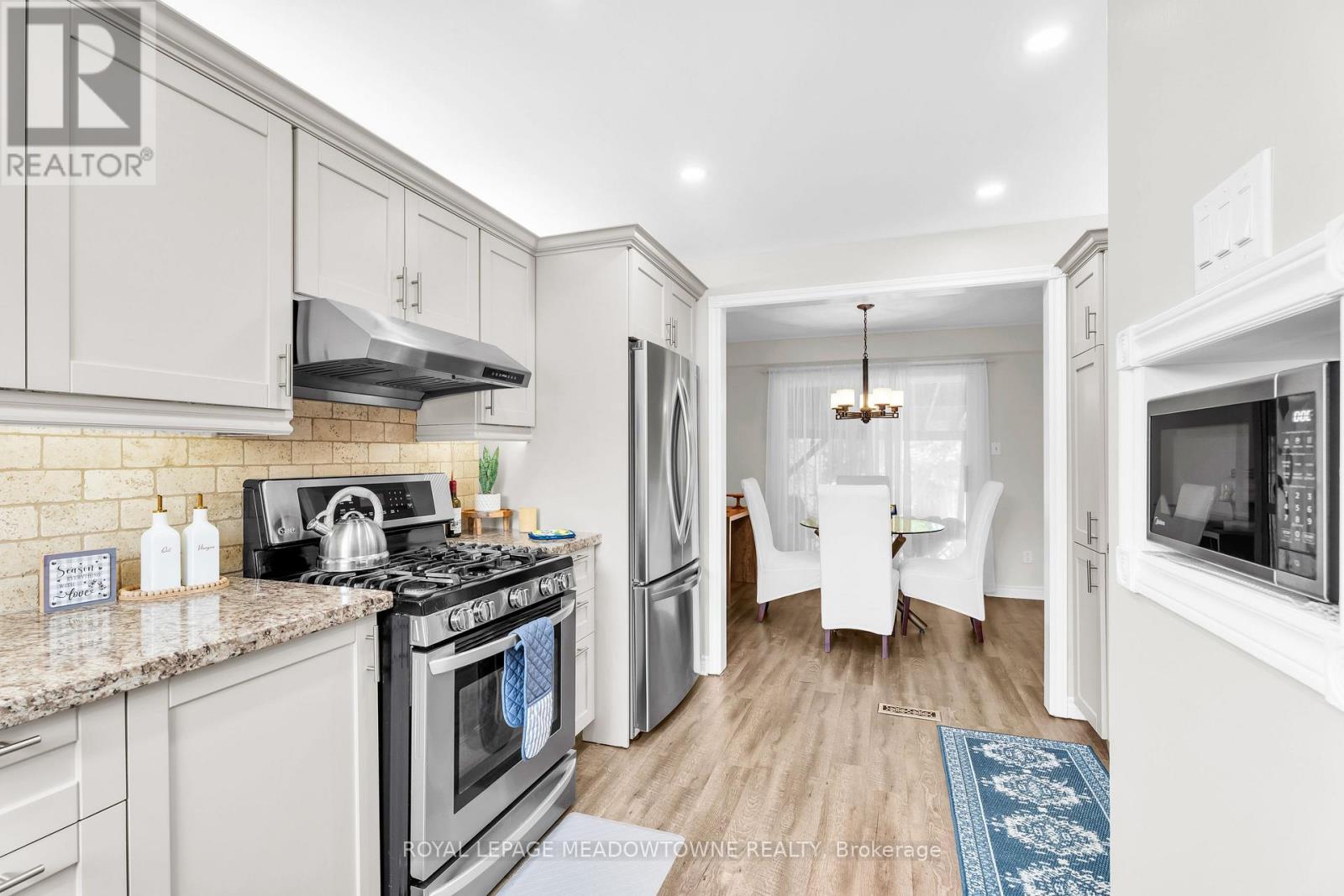 3 Northgate Boulevard, Brampton, ON - Indoor Photo Showing Kitchen With Upgraded Kitchen