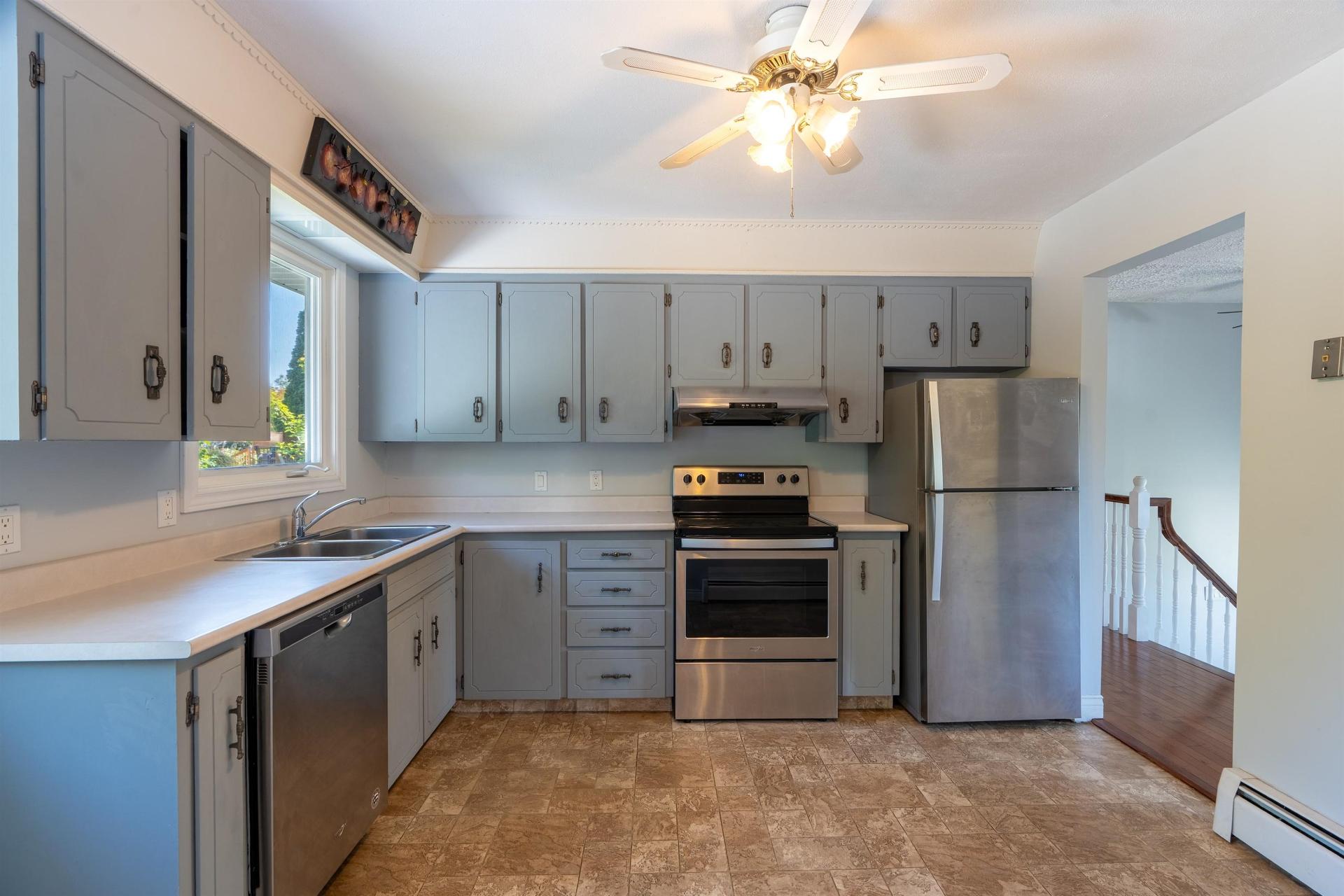 37 Chelsey Circle, Charlottetown, PE - Indoor Photo Showing Kitchen With Double Sink