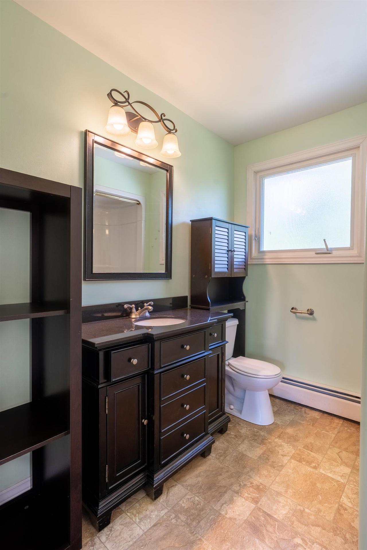 37 Chelsey Circle, Charlottetown, PE - Indoor Photo Showing Bathroom