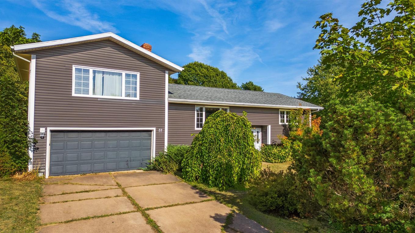 37 Chelsey Circle, Charlottetown, PE - Outdoor