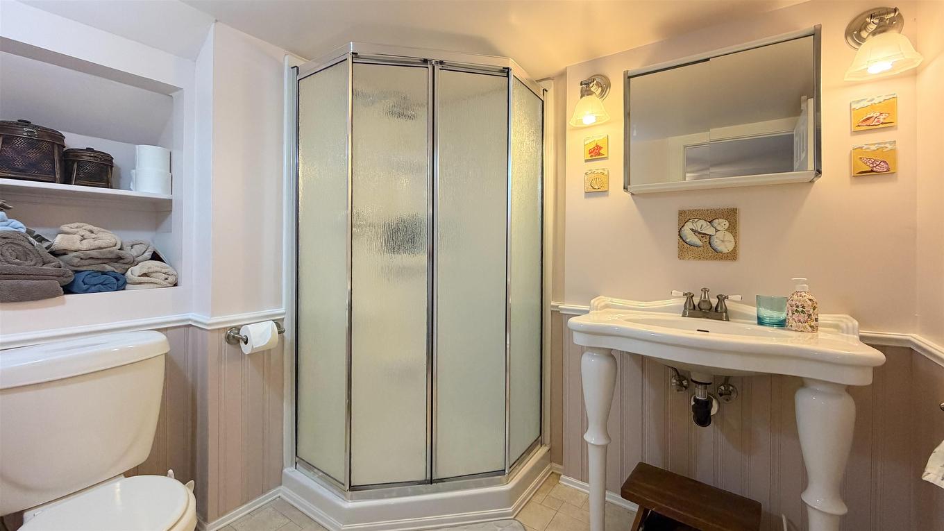 75 Blue Shank Road, Summerside, PE - Indoor Photo Showing Bathroom