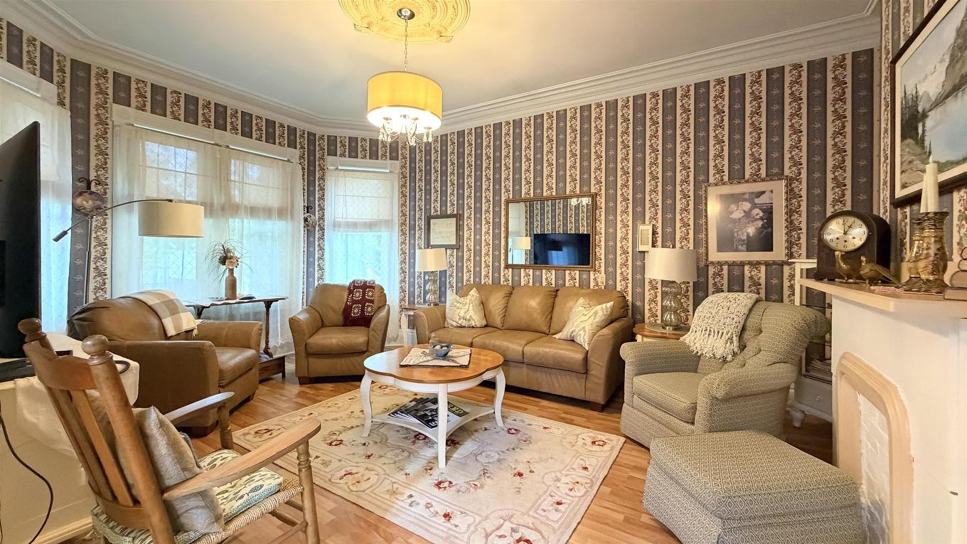 75 Blue Shank Road, Summerside, PE - Indoor Photo Showing Living Room