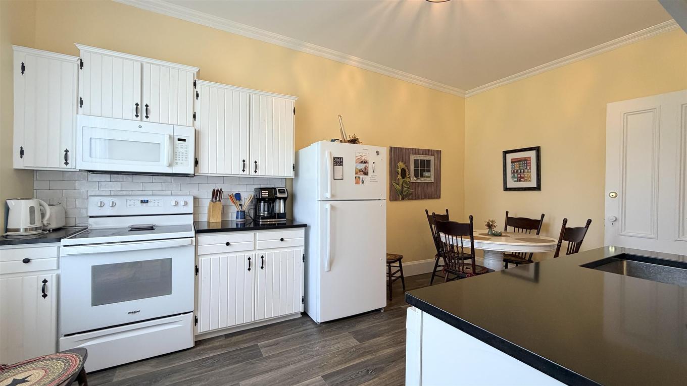 75 Blue Shank Road, Summerside, PE - Indoor Photo Showing Kitchen