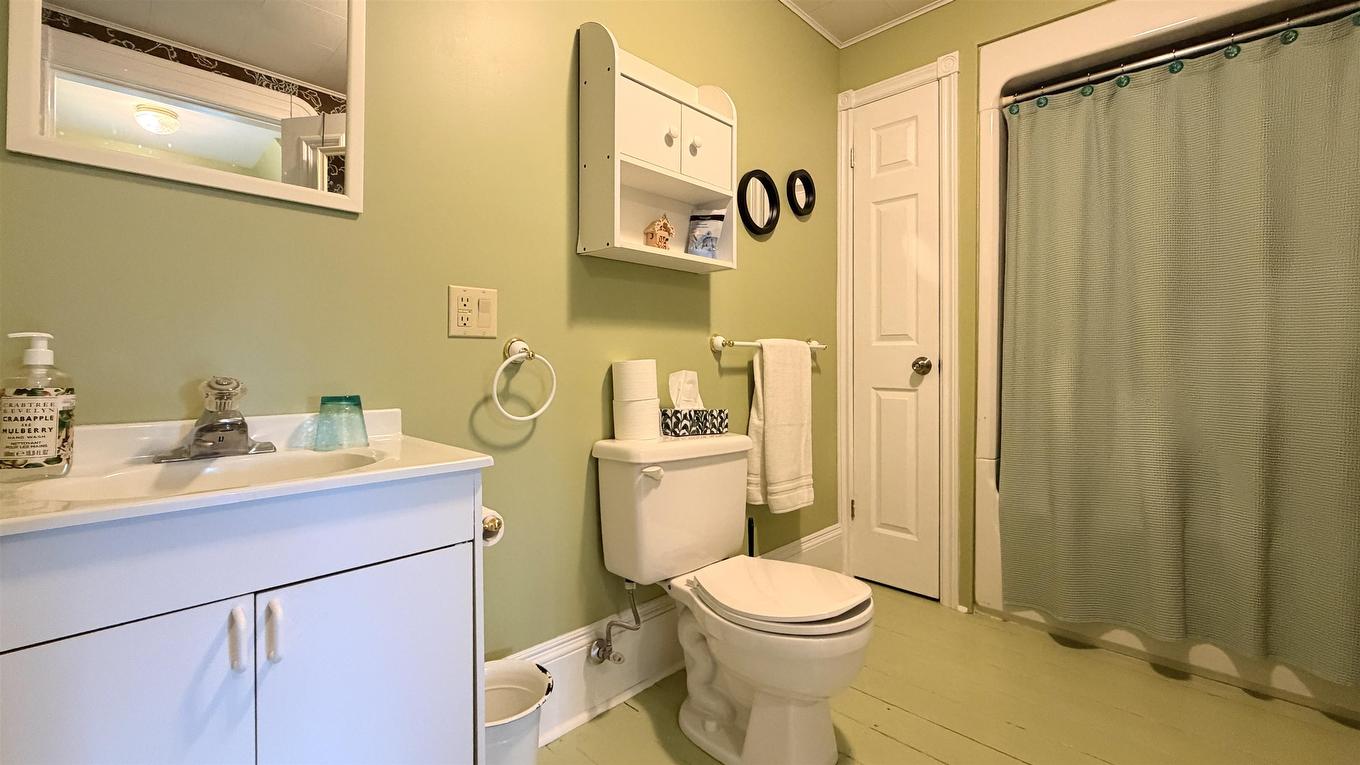 75 Blue Shank Road, Summerside, PE - Indoor Photo Showing Bathroom
