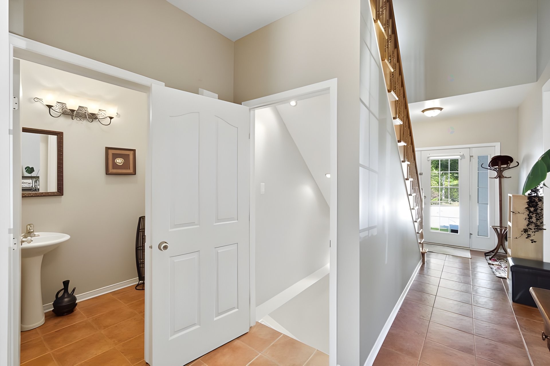 Passageway - 16 Rue Du Frimas, Gatineau (Hull), QC - Indoor Photo Showing Other Room