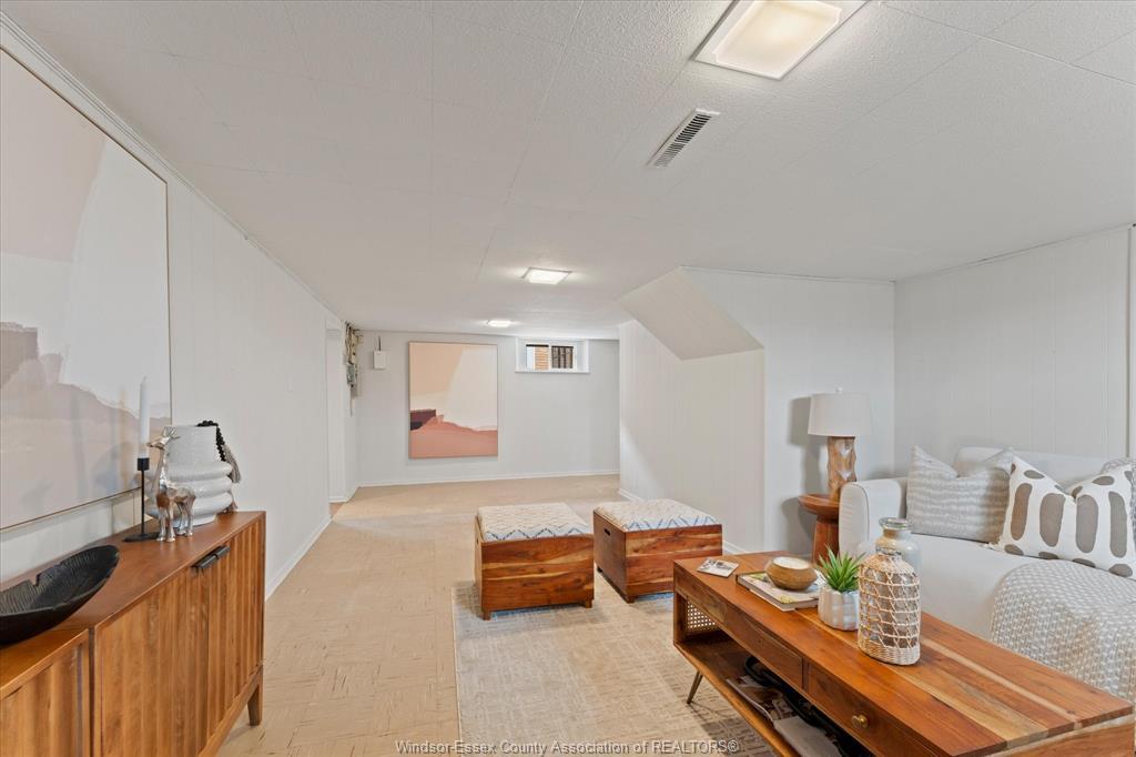 920 Louis, Windsor, ON - Indoor