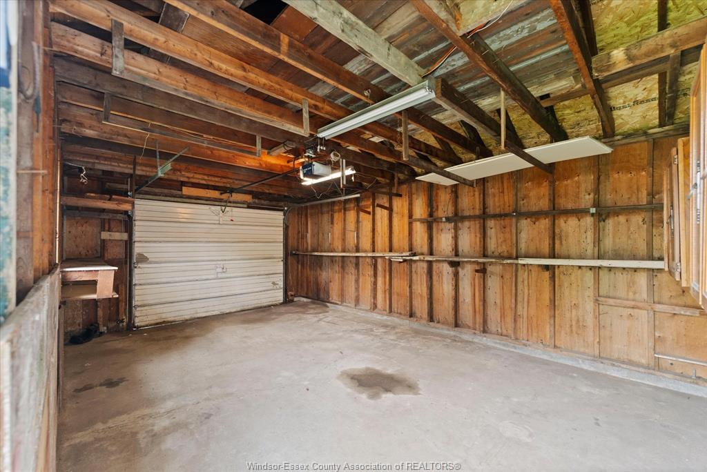 920 Louis, Windsor, ON - Indoor Photo Showing Garage