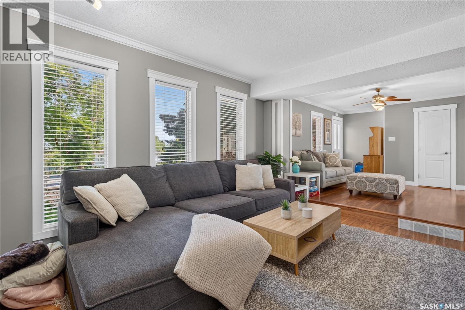 477 22Nd Street E, Prince Albert, SK - Indoor Photo Showing Living Room