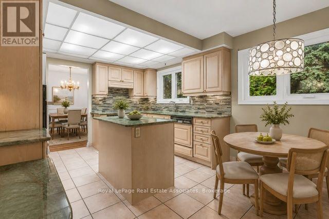 2529 Claymore Crescent, Mississauga, ON - Indoor Photo Showing Dining Room