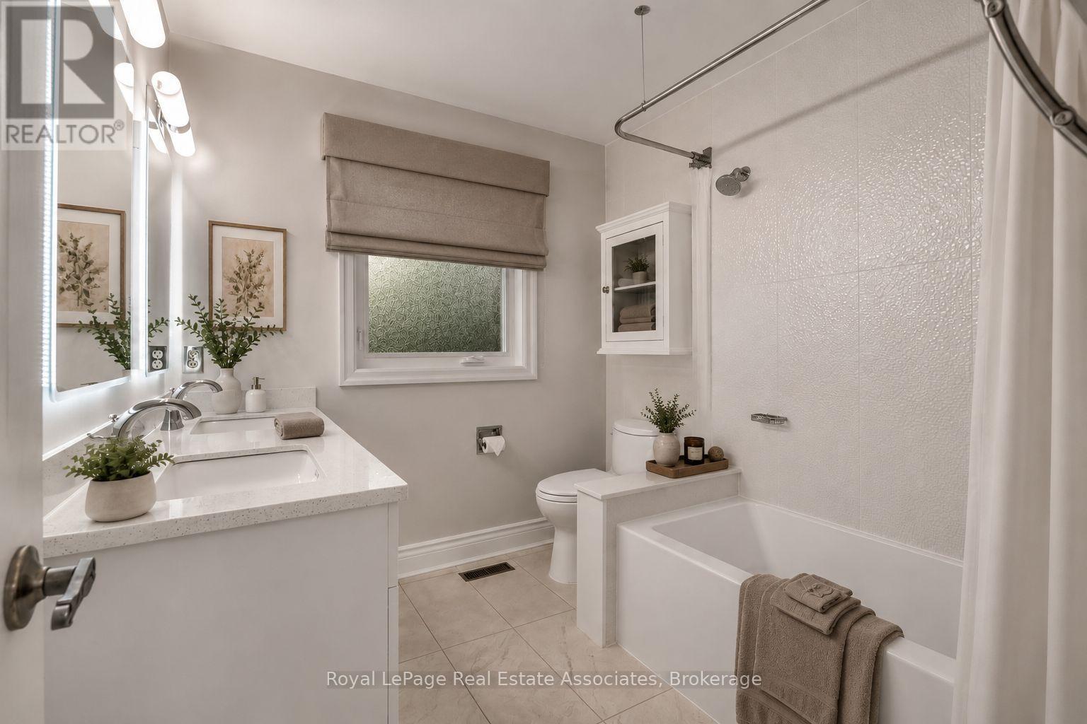 2529 Claymore Crescent, Mississauga, ON - Indoor Photo Showing Bathroom