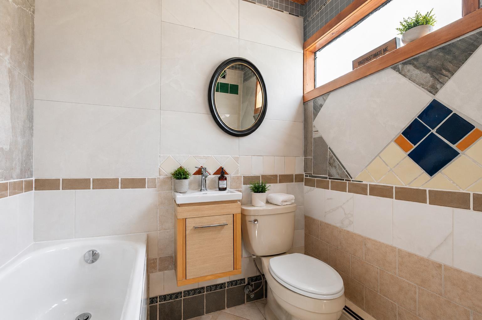 360 Wallace Street|Hope, Hope, BC - Indoor Photo Showing Bathroom
