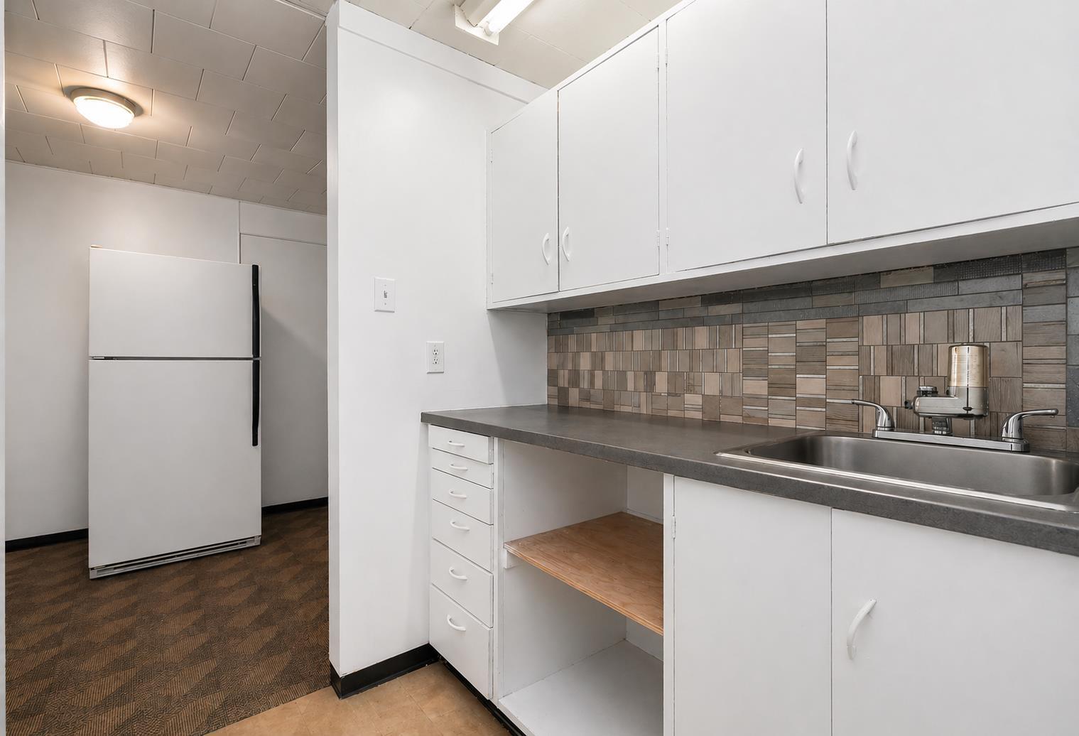 360 Wallace Street|Hope, Hope, BC - Indoor Photo Showing Kitchen