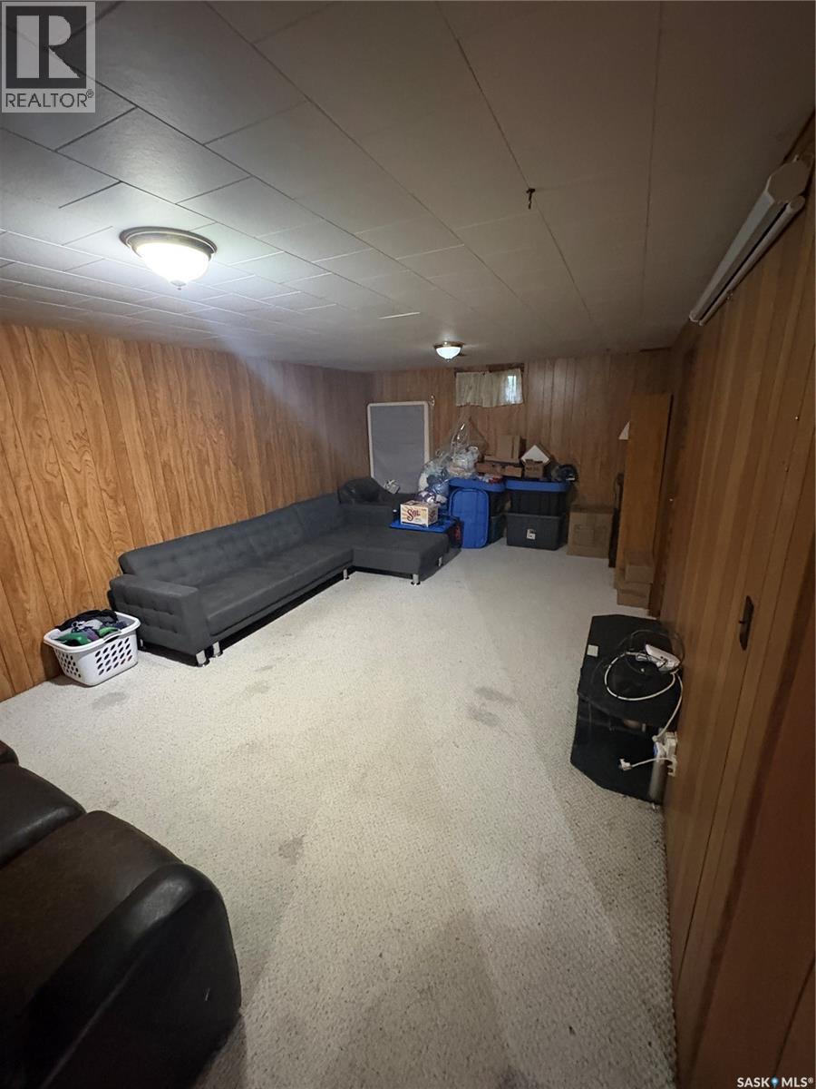 312 Bismark Avenue, Langenburg, SK - Indoor