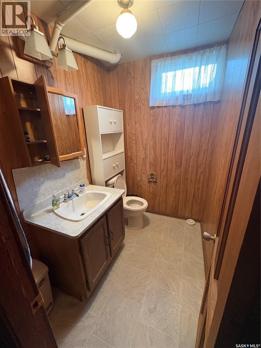 312 Bismark Avenue, Langenburg, SK - Indoor Photo Showing Bathroom