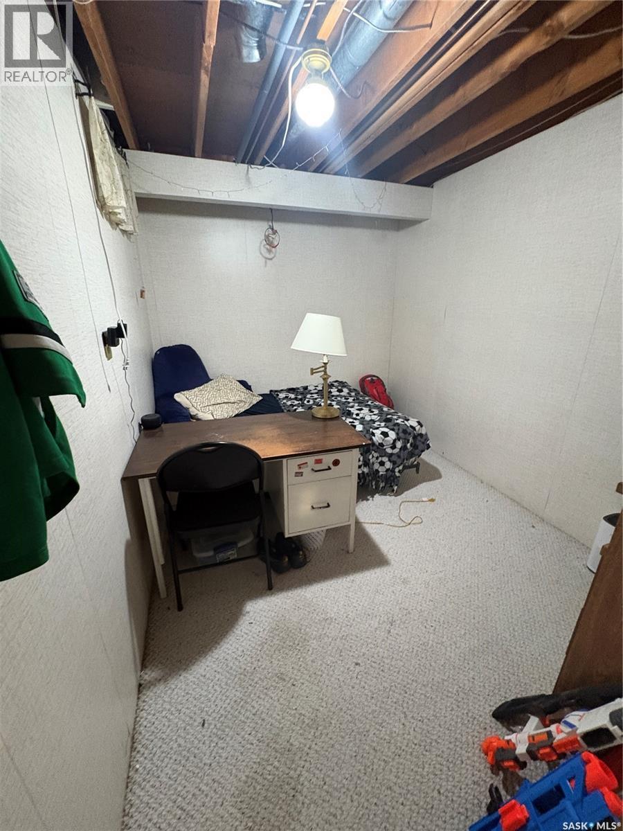312 Bismark Avenue, Langenburg, SK - Indoor