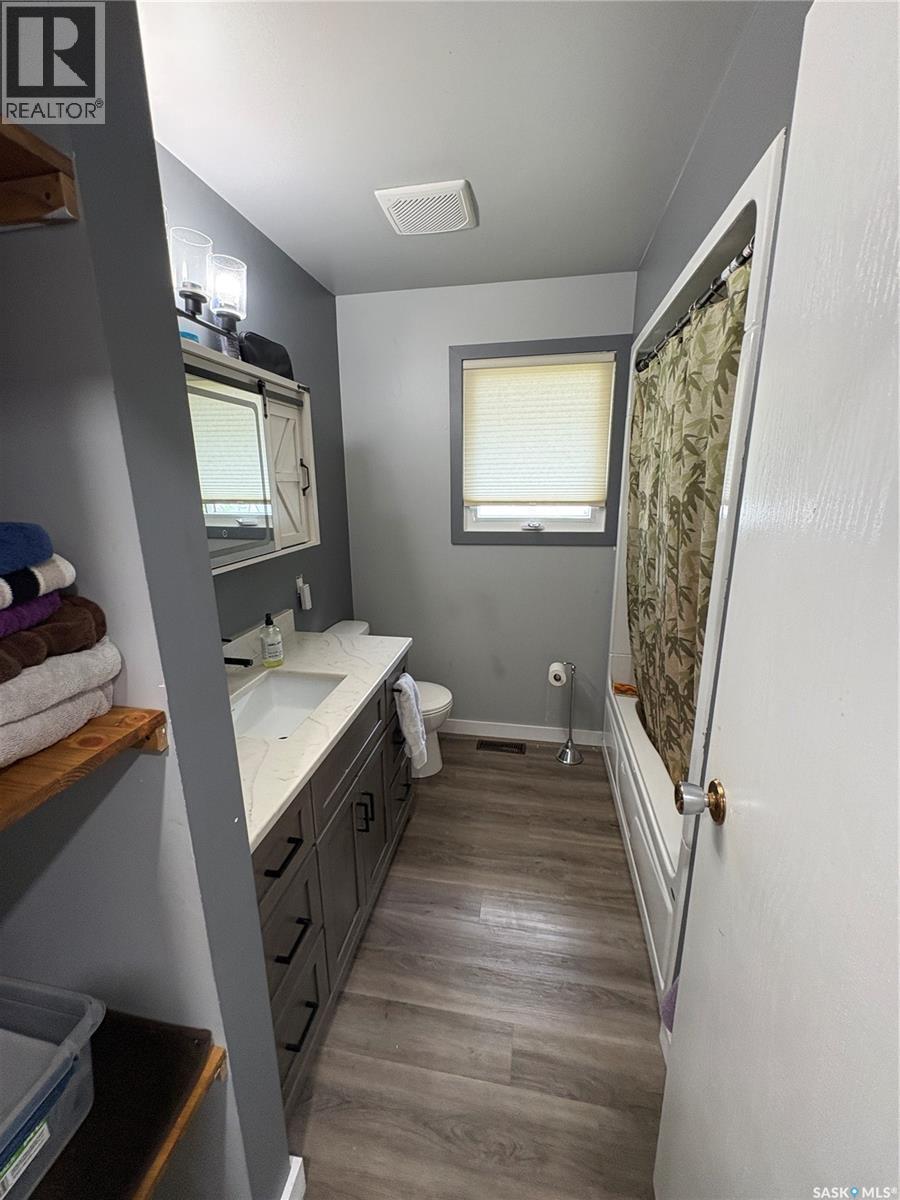 312 Bismark Avenue, Langenburg, SK - Indoor Photo Showing Bathroom