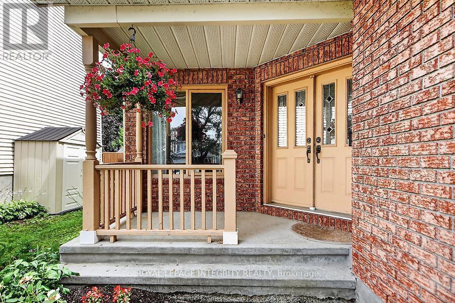 Front Porch - 76 Saddlehorn Crescent, Ottawa, ON - Outdoor