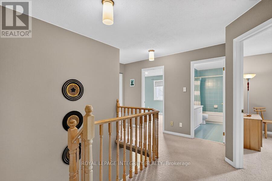 Upper Hallway - 76 Saddlehorn Crescent, Ottawa, ON - Indoor Photo Showing Other Room
