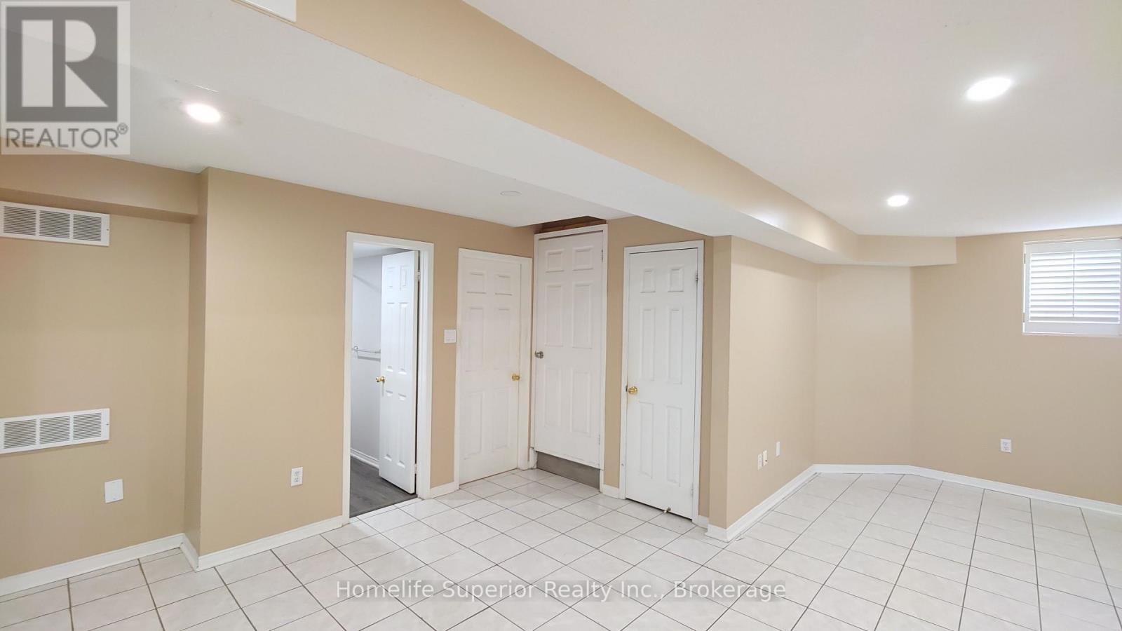17 Summerfield Crescent, Brampton (Brampton West), ON - Indoor