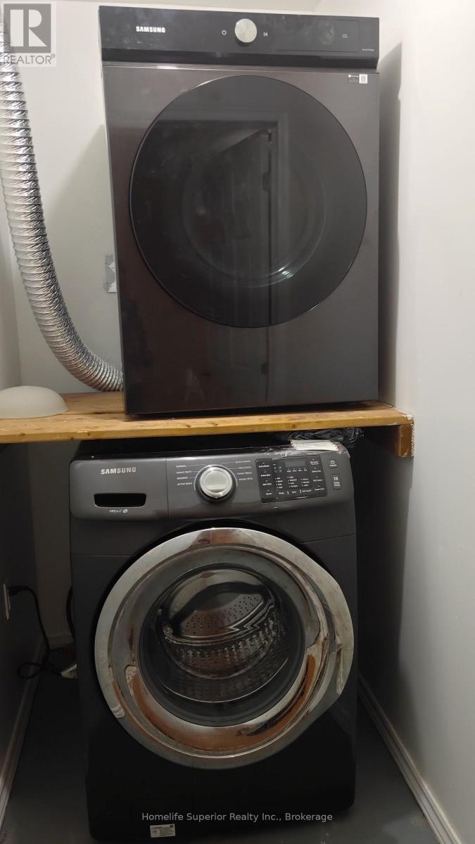 17 Summerfield Crescent, Brampton (Brampton West), ON - Indoor Photo Showing Laundry Room