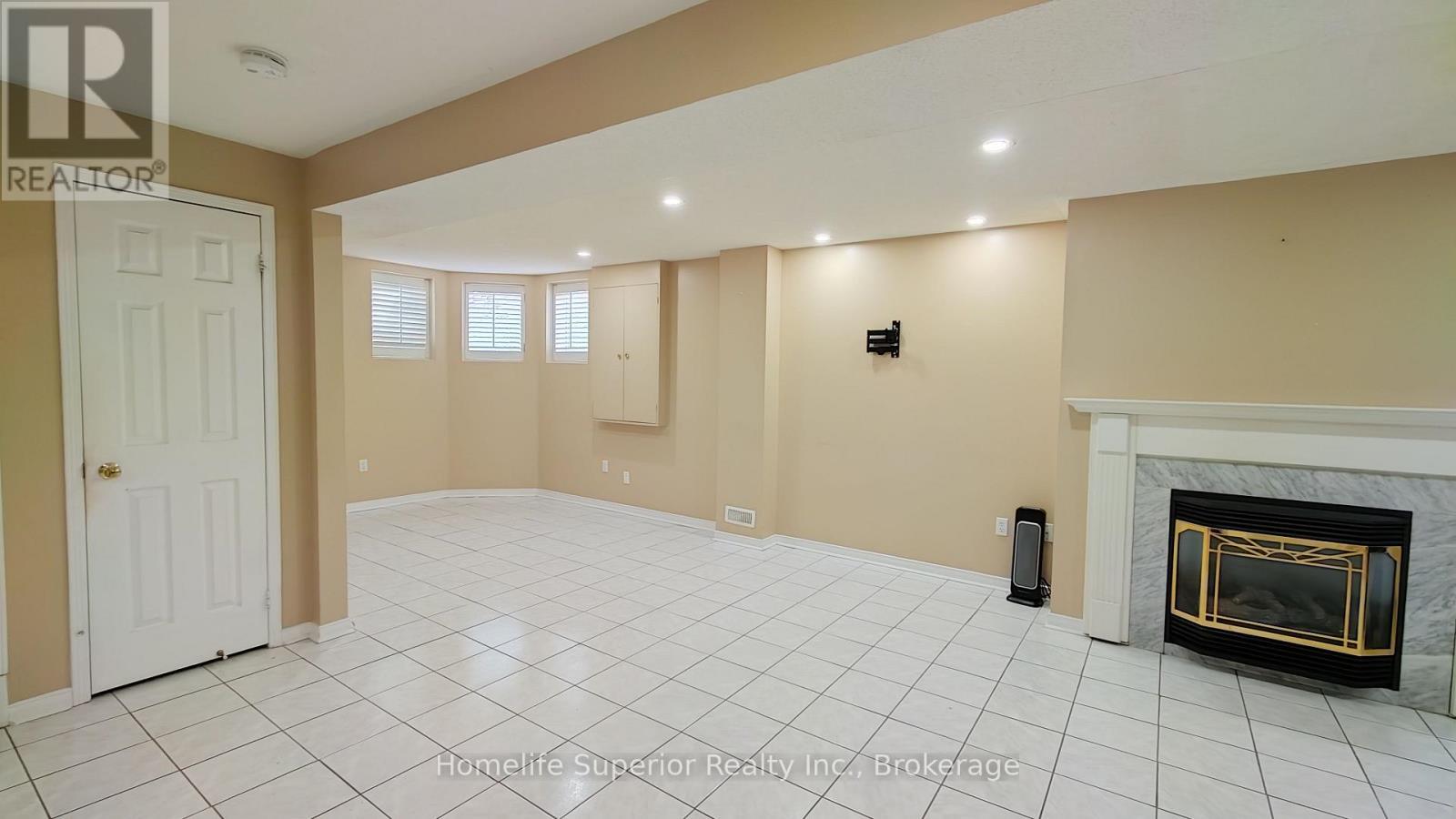 17 Summerfield Crescent, Brampton (Brampton West), ON - Indoor With Fireplace