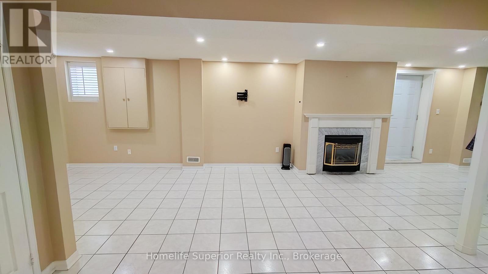 17 Summerfield Crescent, Brampton (Brampton West), ON - Indoor With Fireplace