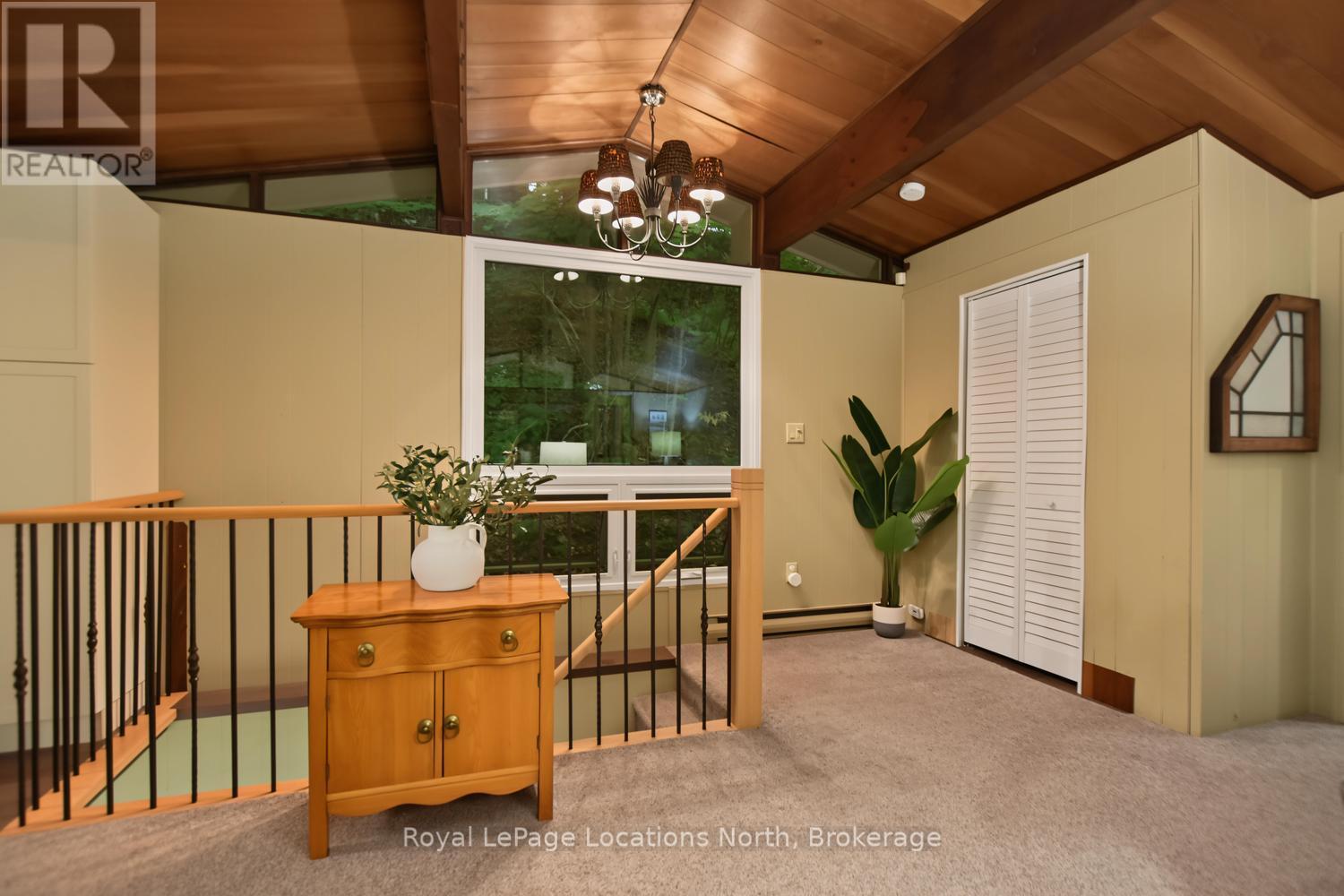 143 St Moritz Crescent, Blue Mountains, ON - Indoor Photo Showing Other Room