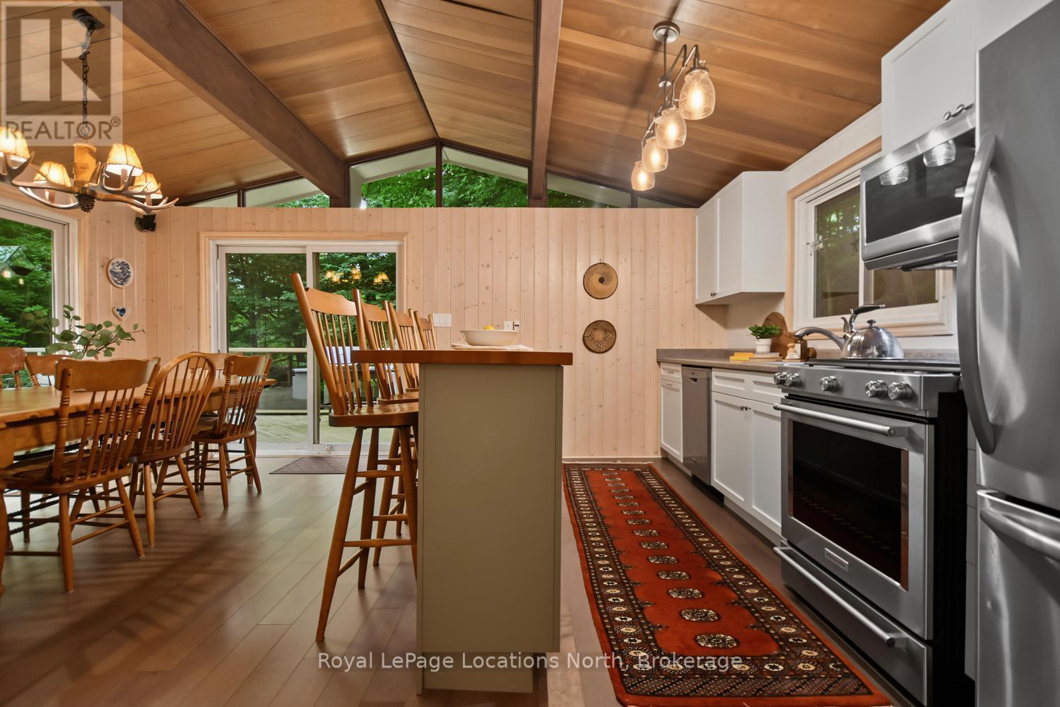 143 St Moritz Crescent, Blue Mountains, ON - Indoor