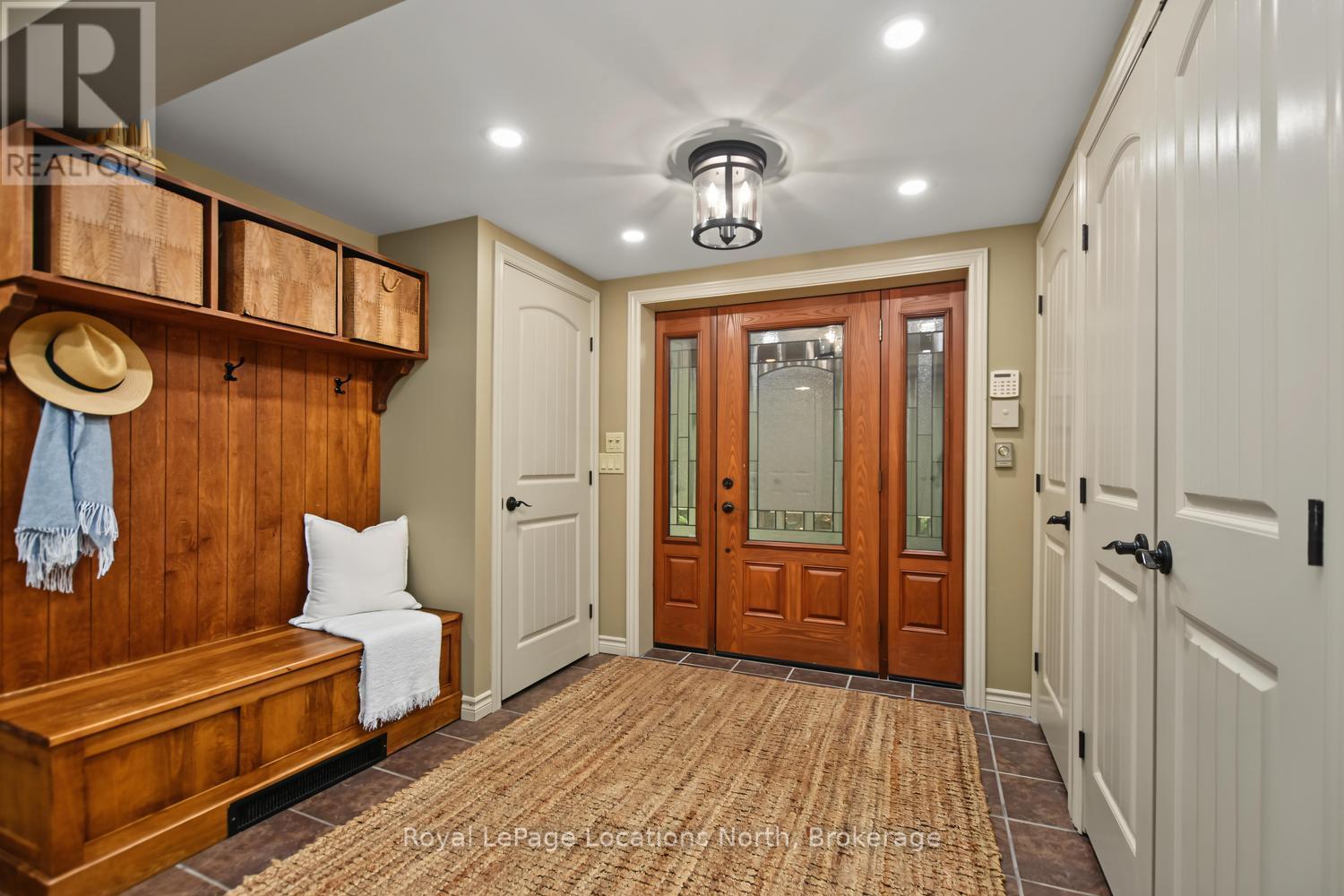 143 St Moritz Crescent, Blue Mountains, ON - Indoor Photo Showing Other Room