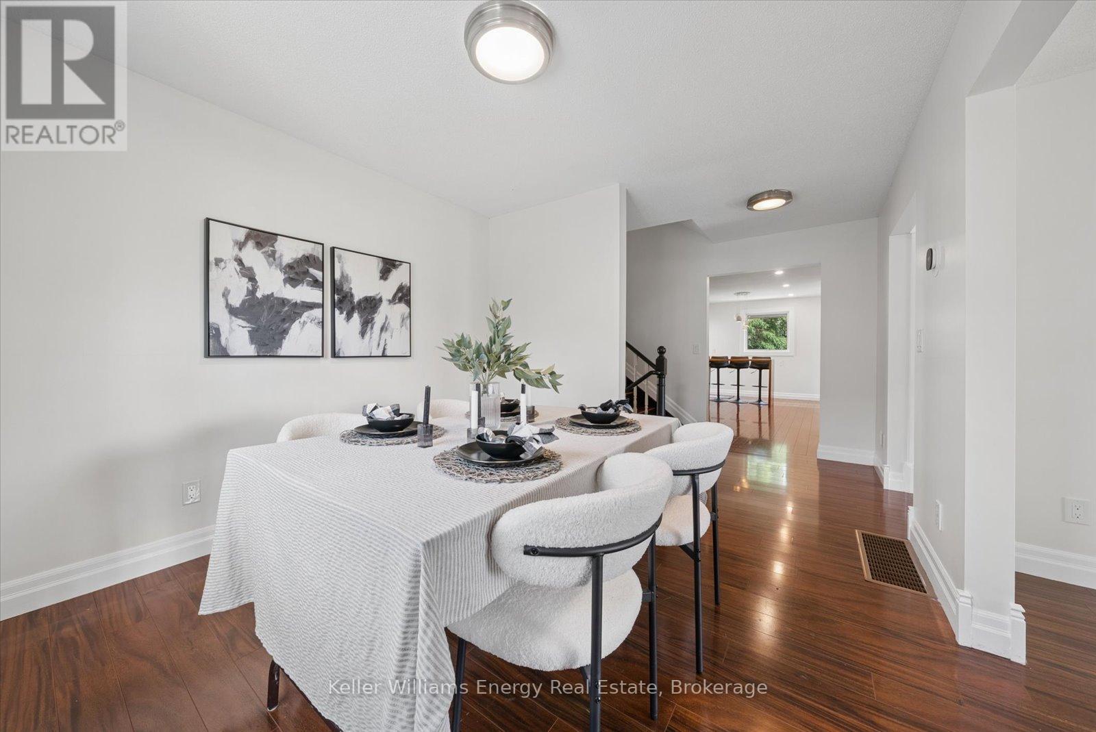 8280 Albert Court, Hamilton Township, ON - Indoor Photo Showing Dining Room