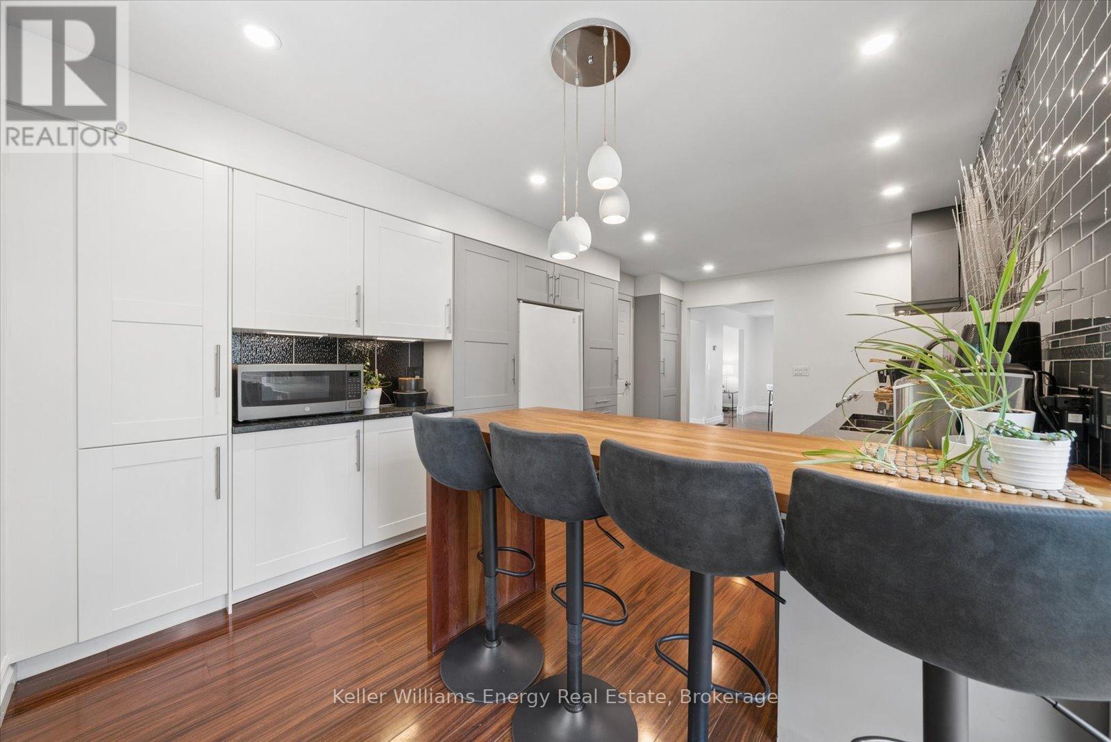 8280 Albert Court, Hamilton Township, ON - Indoor