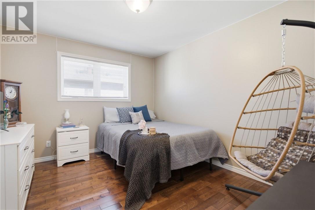 2425 Frontenac Street, Sudbury, ON - Indoor Photo Showing Bedroom