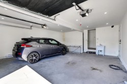 Garage -
