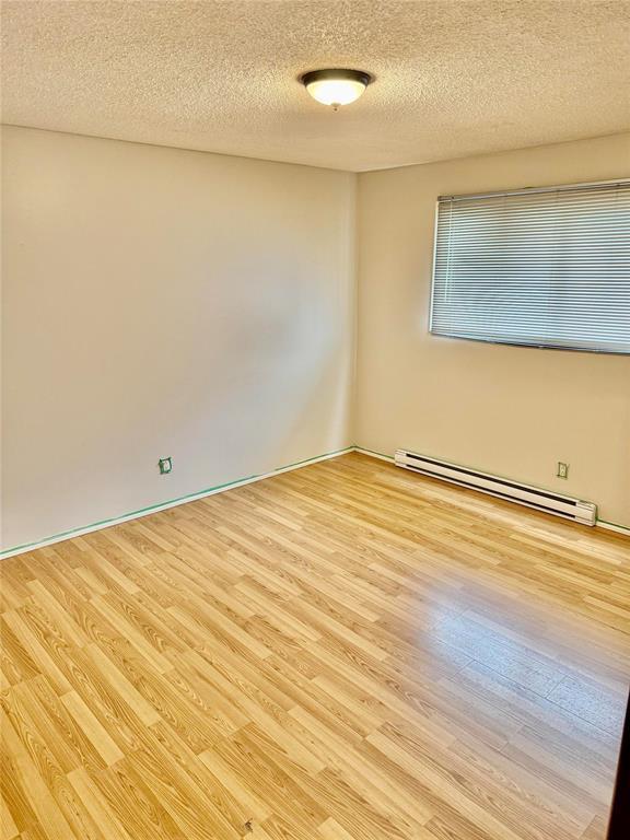 819 5Th Avenue, Reston, MB - Indoor Photo Showing Other Room